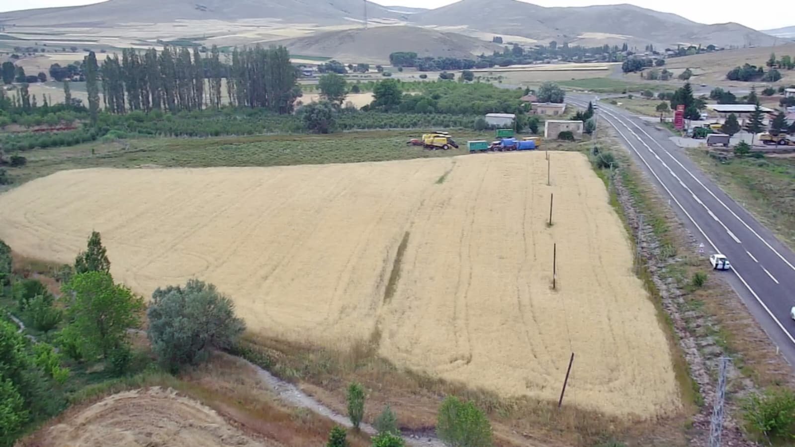 PETROL VE TİCARETHANEYE UYGUN ANA YOL KENARI 3.788m² ARAZİ - Niğde Çamardı Satılık | Turasan Emlak