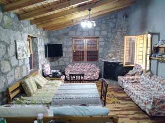 Demirkazık Manzaralı Şömine Keyfi 5.503m² Bahçeli 100m² ev