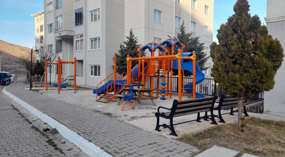 BADEMDERE TOKİ KÖY VE DAĞ MANZARALI - Fotoğraf 2 | Turasan Emlak Niğde