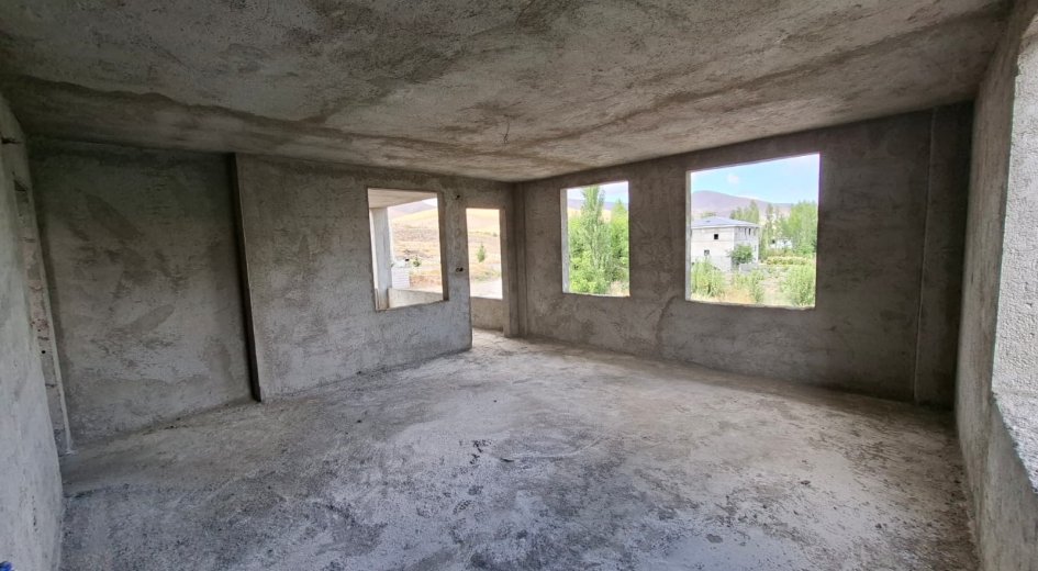 500 m² Arsa İçinde 2 Katlı 250 m² Ev – Sıvalı Kaba İnşaat