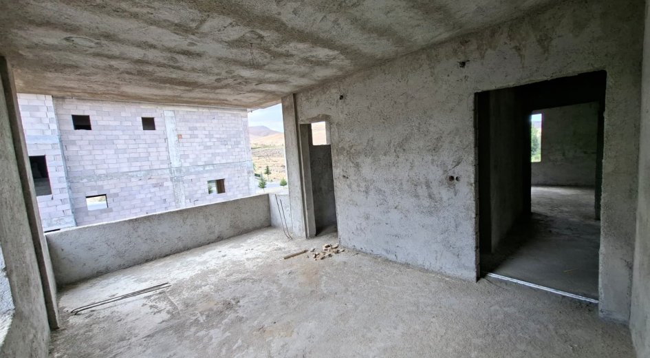 500 m² Arsa İçinde 2 Katlı 250 m² Ev – Sıvalı Kaba İnşaat