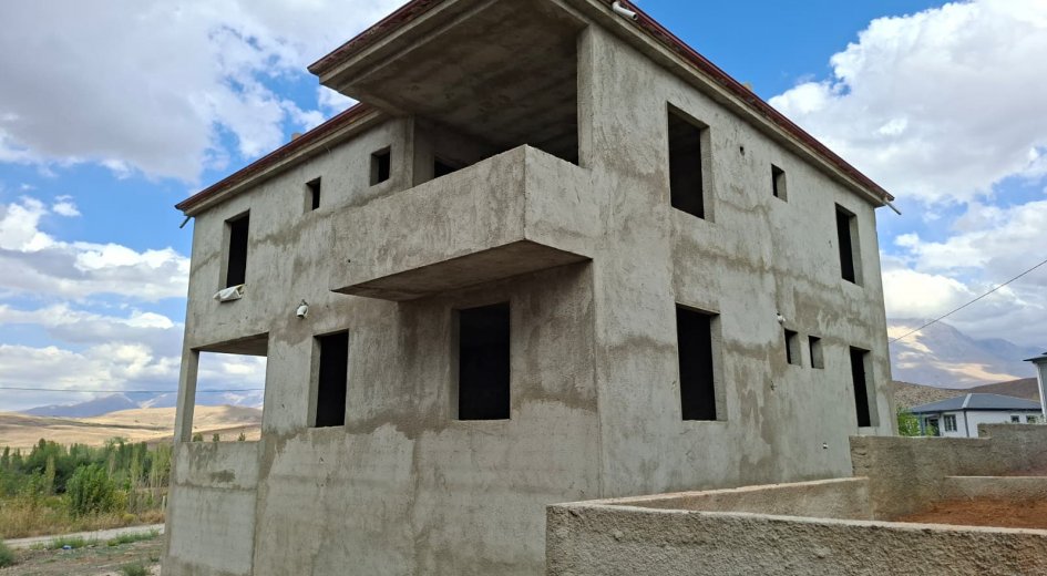 500 m² Arsa İçinde 2 Katlı 250 m² Ev – Sıvalı Kaba İnşaat