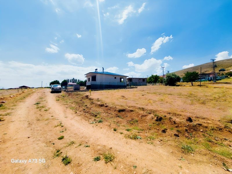 BADEMDEREDE YOLA SIFIR TİCARİ VE KONUT KULLANIMINA UYGUN ARSA - Fotoğraf 14 | Turasan Emlak Niğde