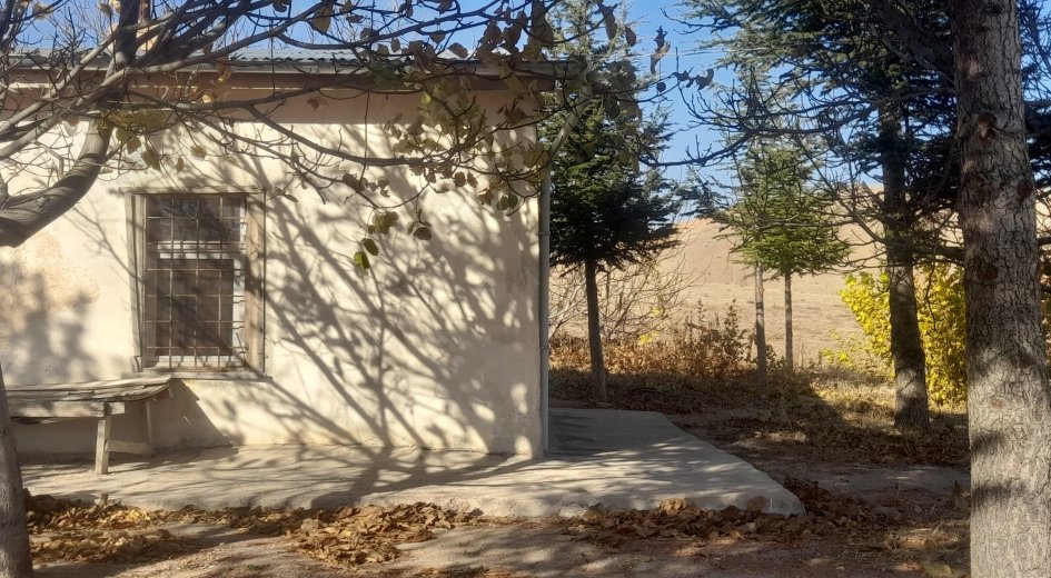 BURÇ KÖYÜNDE 5.238m² TARLA MUHTEŞEM KONUMDA