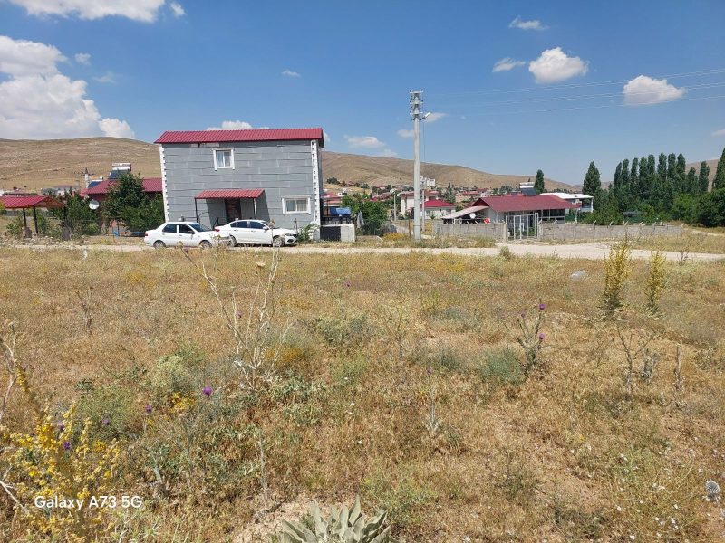 BADEMDEREDE MUHTEŞEM DEMİRKAZIK MANZARALI SATILIK 450m² ARSA - Fotoğraf 14 | Turasan Emlak Niğde