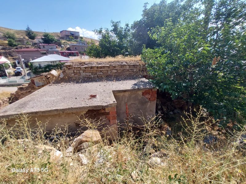 TURASAN EMLAK'TAN | KÖY İÇİNDE SATILIK ARSALI EV - Fotoğraf 13 | Turasan Emlak Niğde