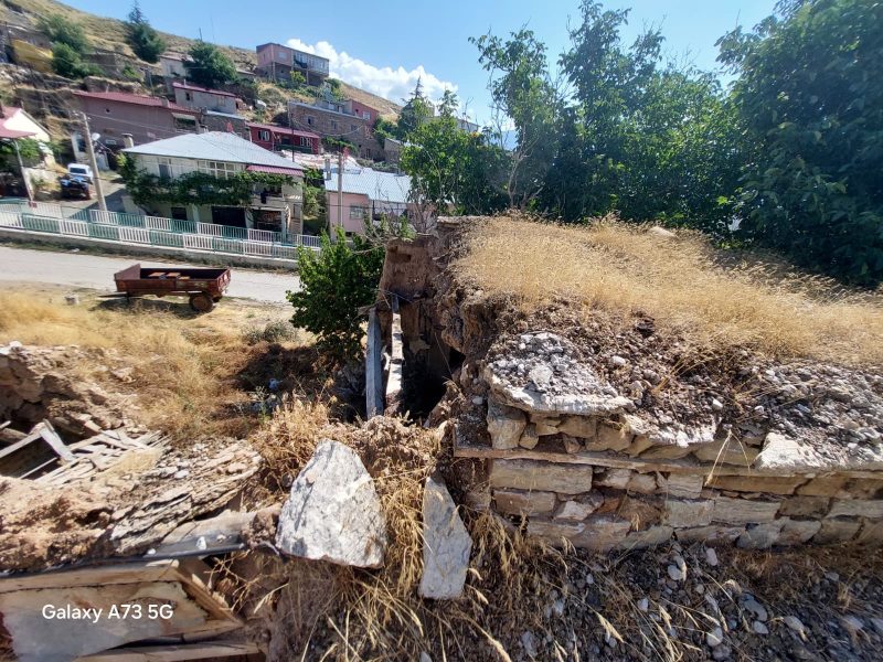 TURASAN EMLAK'TAN | KÖY İÇİNDE SATILIK ARSALI EV - Fotoğraf 18 | Turasan Emlak Niğde