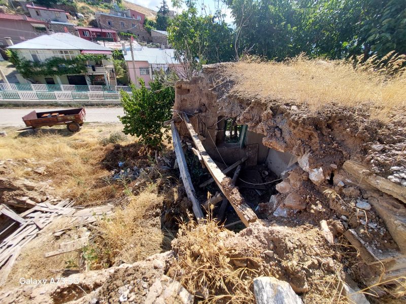 TURASAN EMLAK'TAN | KÖY İÇİNDE SATILIK ARSALI EV - Fotoğraf 20 | Turasan Emlak Niğde