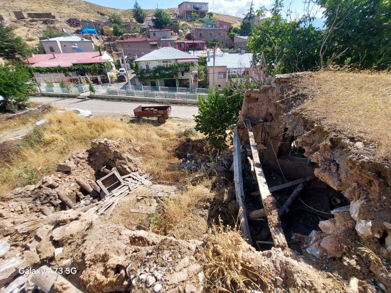 TURASAN EMLAK'TAN | KÖY İÇİNDE SATILIK ARSALI EV - Fotoğraf 21 | Turasan Emlak Niğde