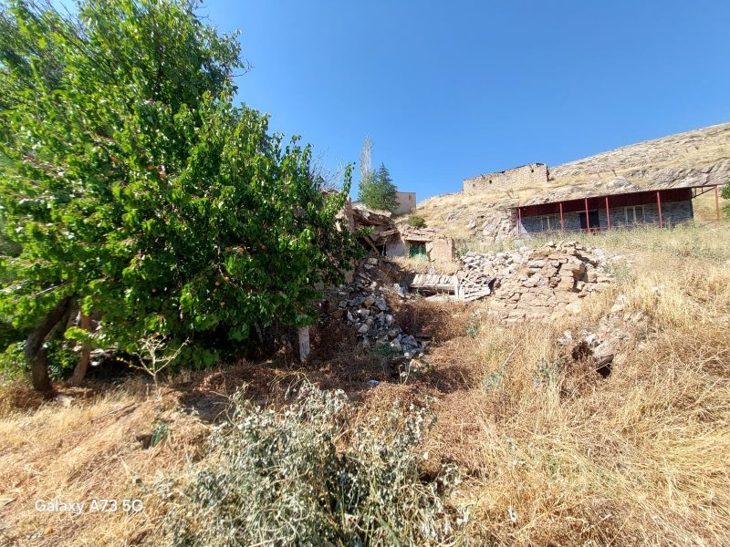 TURASAN EMLAK'TAN | KÖY İÇİNDE SATILIK ARSALI EV - Fotoğraf 16 | Turasan Emlak Niğde