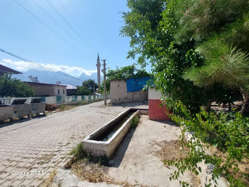 TURASAN EMLAK'TAN | KÖY İÇİNDE SATILIK ARSALI EV - Fotoğraf 3 | Turasan Emlak Niğde