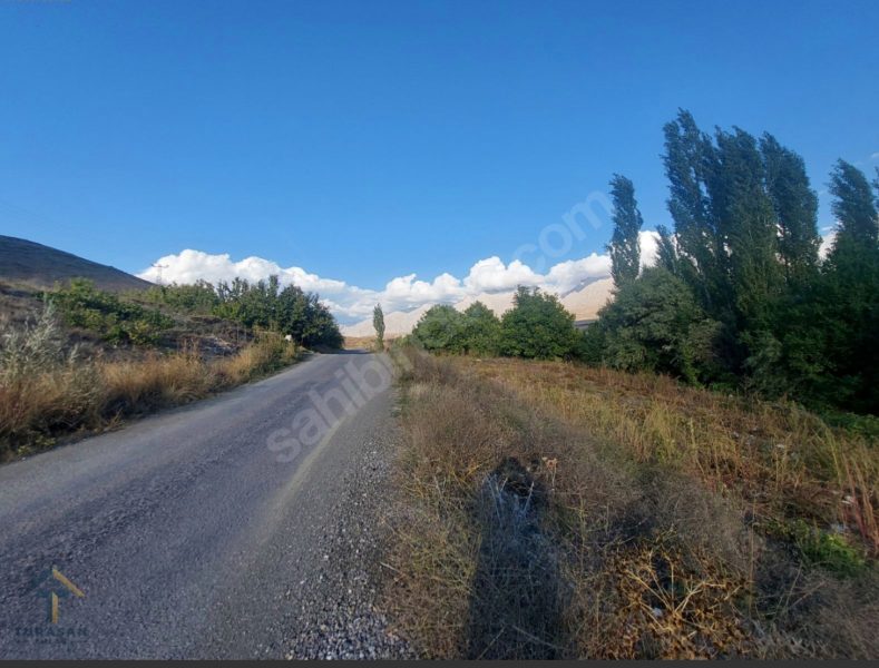 ÇAMARDI ECEMİŞ ÇAYINA SIFIR SATILIK 8.777m2 BAHÇE - Fotoğraf 3 | Turasan Emlak Niğde
