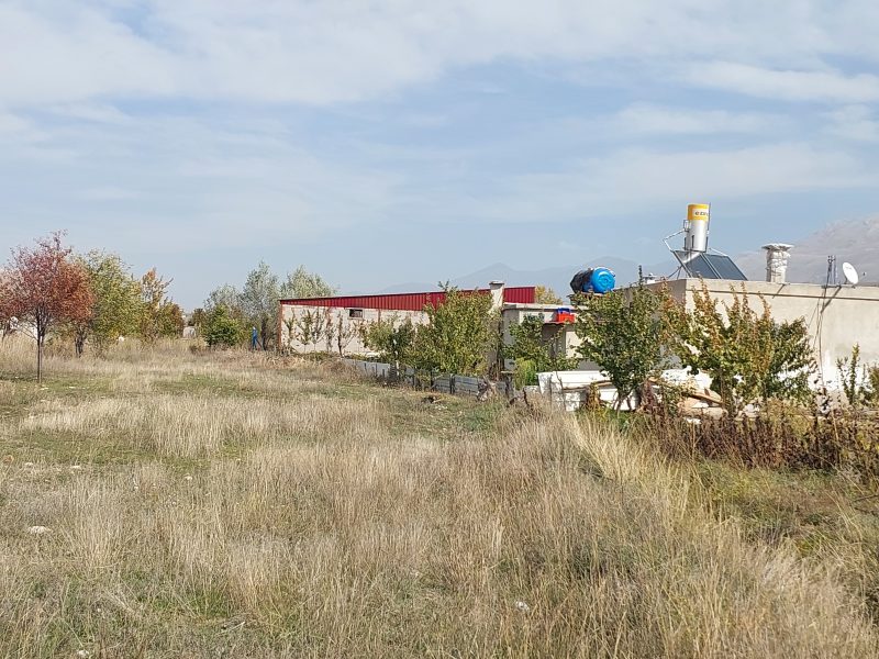 Niğde Çamardı Çukurbağ’da Yerleşim İçi, Eve Bitişik Satılık 1.943 m² Arazi - Fotoğraf 1 | Turasan Emlak Niğde