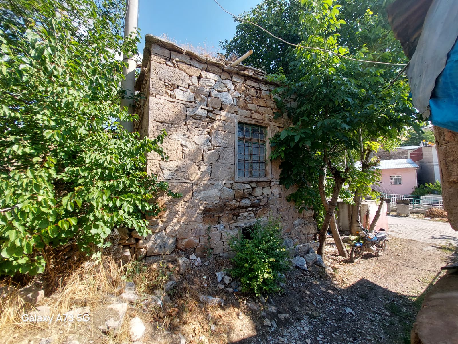 TURASAN EMLAK'TAN | KÖY İÇİNDE SATILIK ARSALI EV