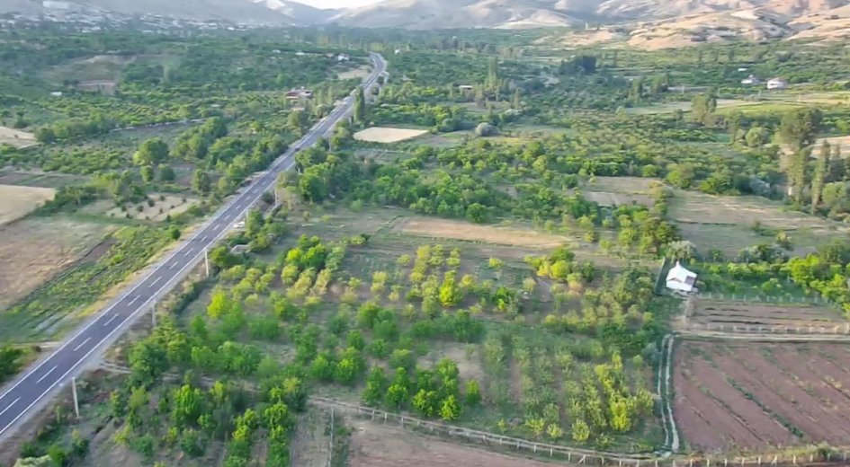 ANA YOLA SIFIR ELEKTRİĞİ SUYU OLAN 6.100 m² DİKİLİ BAHÇE - Fotoğraf 1 | Turasan Emlak Niğde