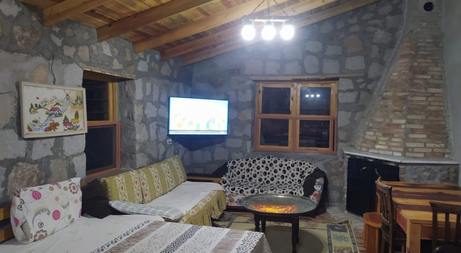 Demirkazık Manzaralı Şömine Keyfi 5.503m² Bahçeli 100m² ev - Fotoğraf 1 | Turasan Emlak Niğde